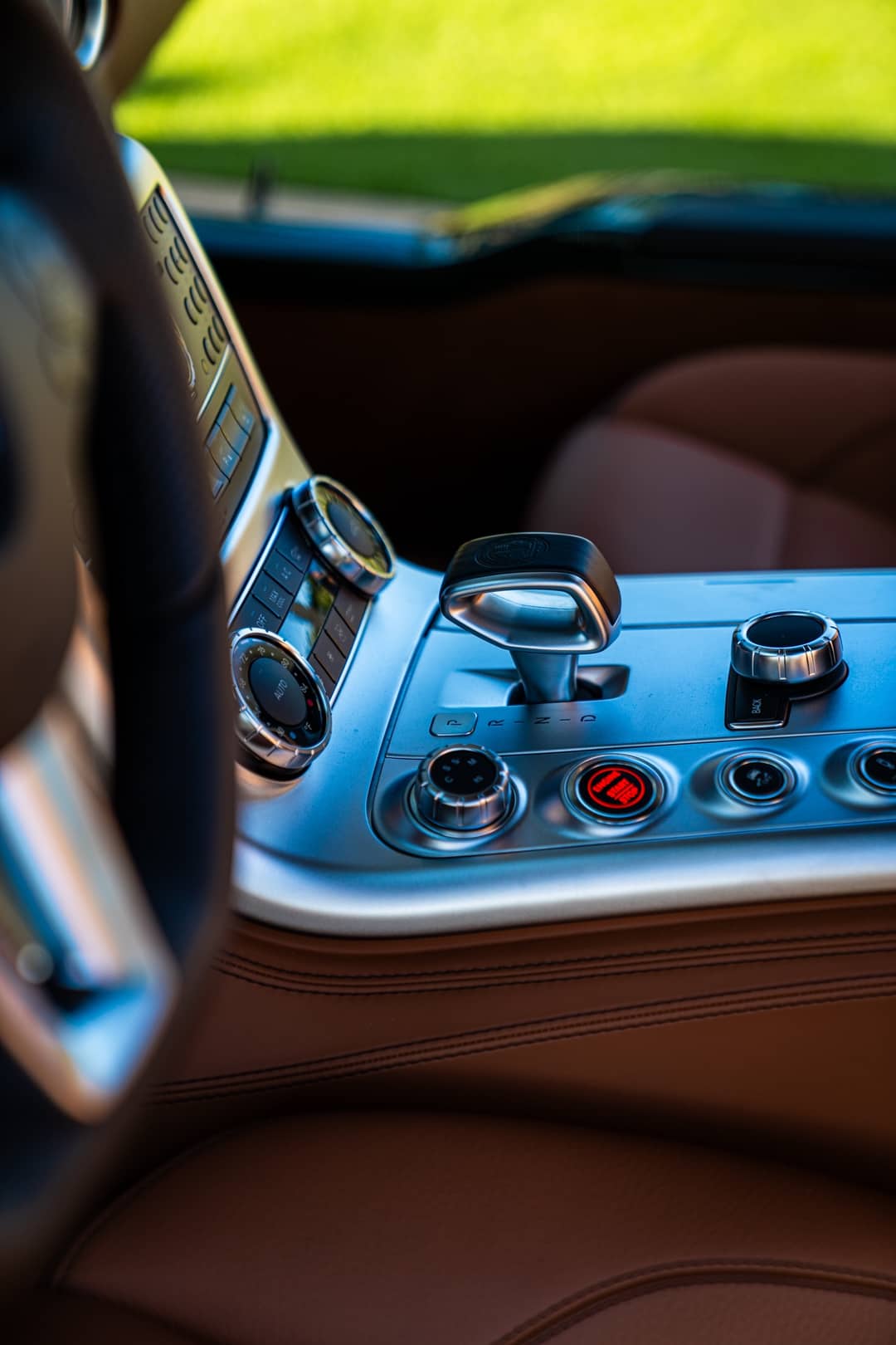 2012 Mercedes-Benz SLS AMG — photo 18