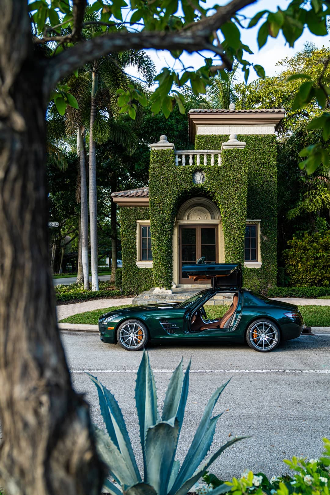 2012 Mercedes-Benz SLS AMG — photo 4