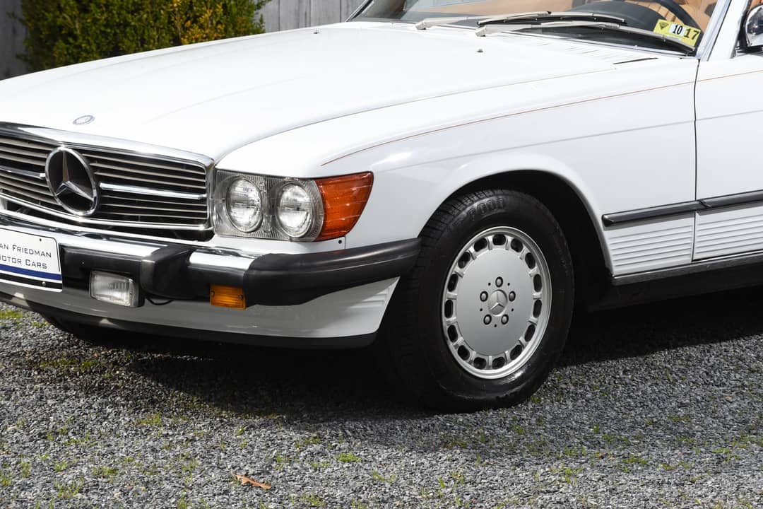 1989 Mercedes-Benz 560 SL — photo 9