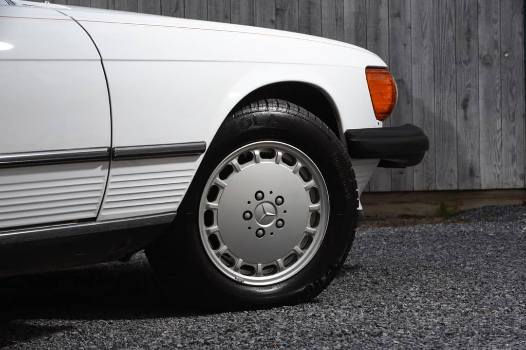 1989 Mercedes-Benz 560 SL — photo 17