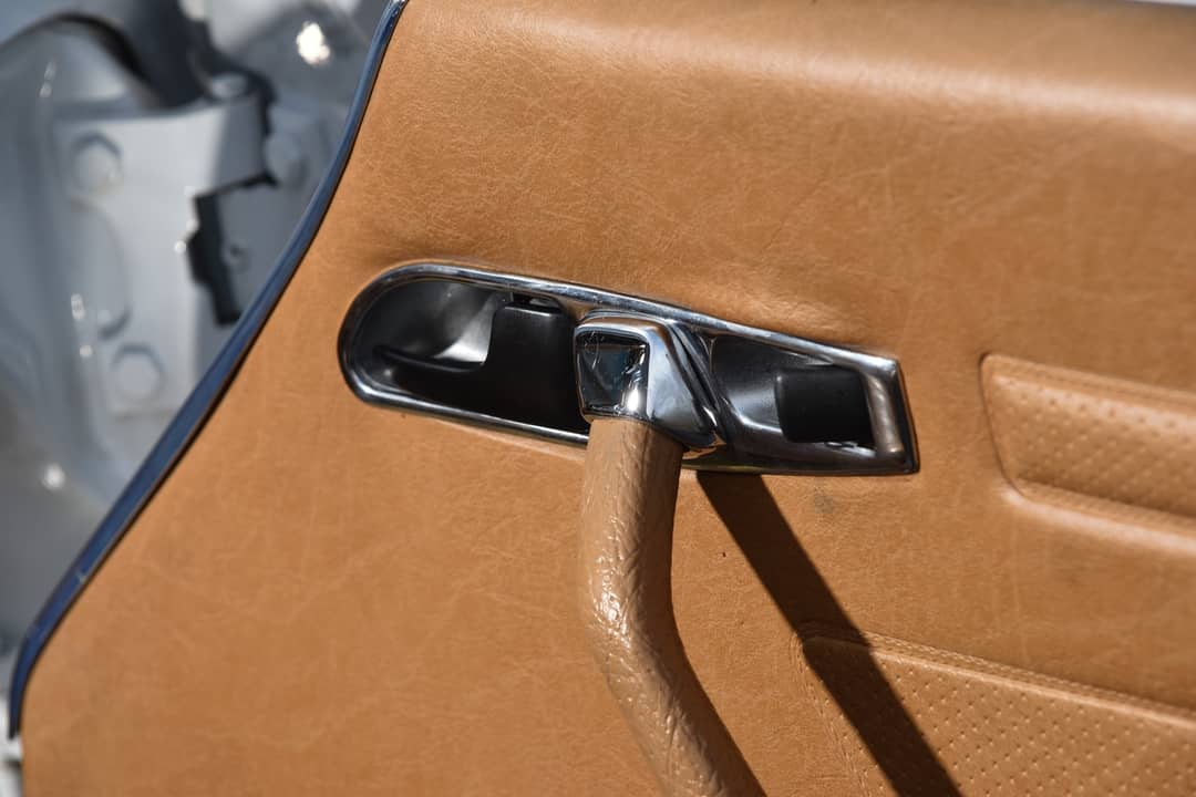 1989 Mercedes-Benz 560 SL — photo 28