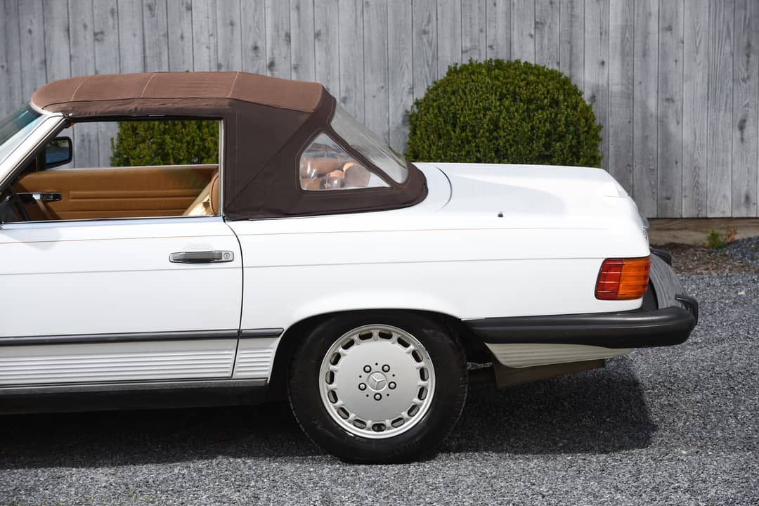1989 Mercedes-Benz 560 SL — photo 30