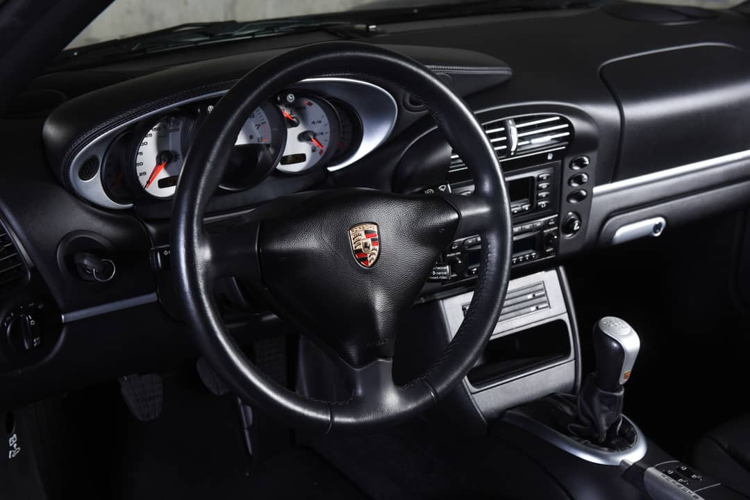 2004 Porsche 911 Carrera 4S — photo 22