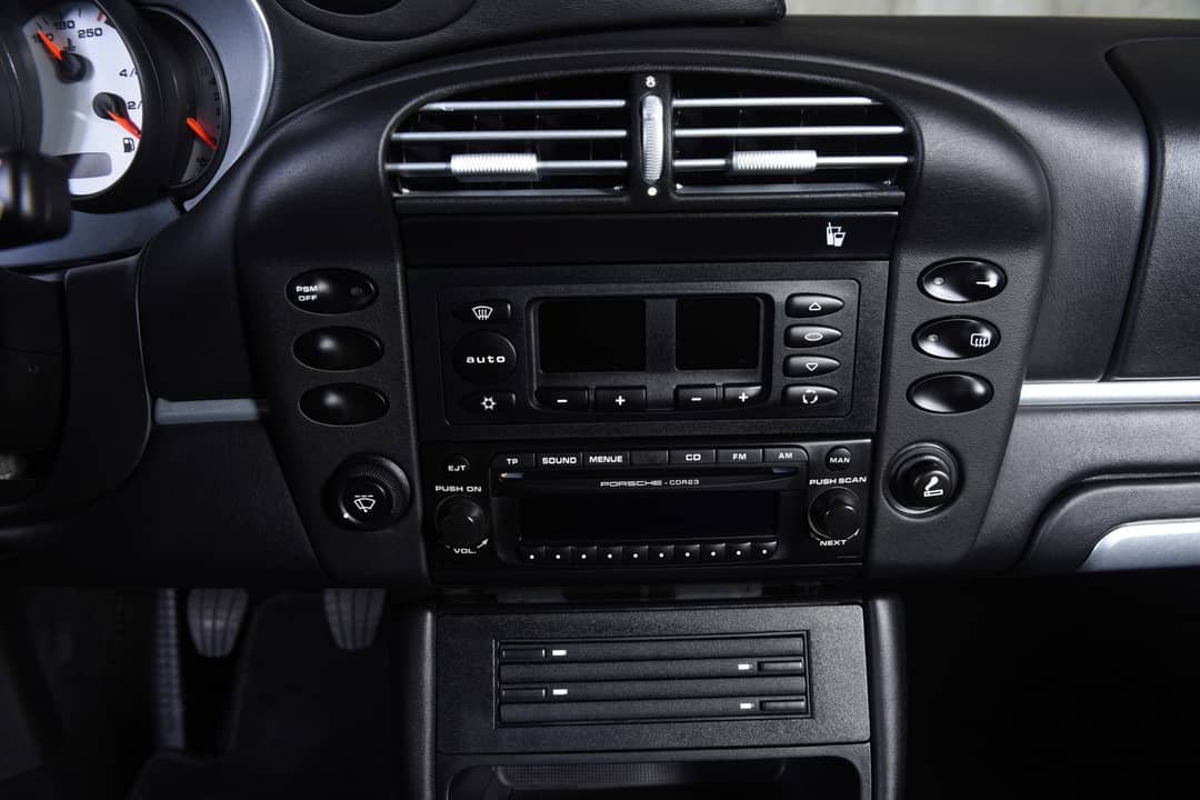 2004 Porsche 911 Carrera 4S — photo 25