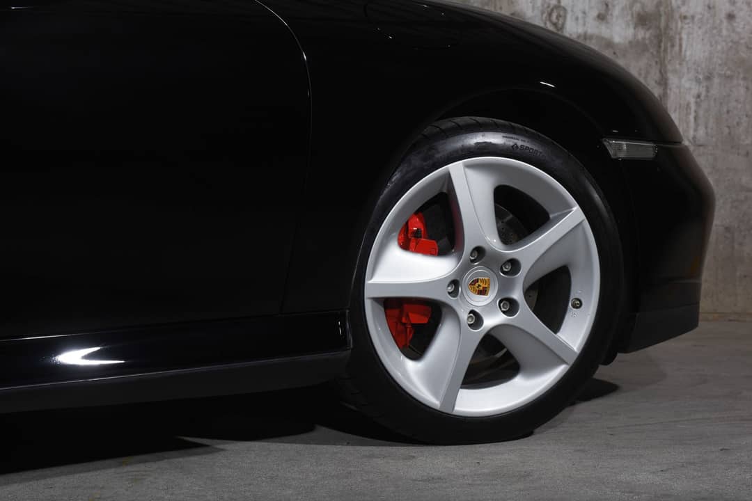 2004 Porsche 911 Carrera 4S — photo 9