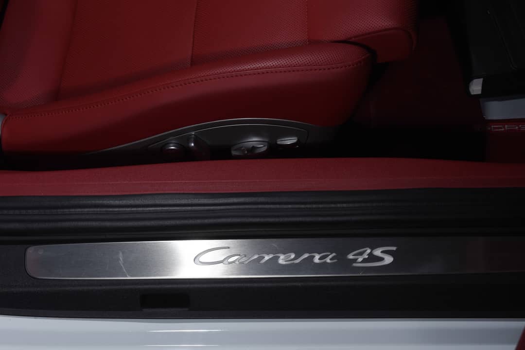 2014 Porsche 911 Carrera 4S — photo 34