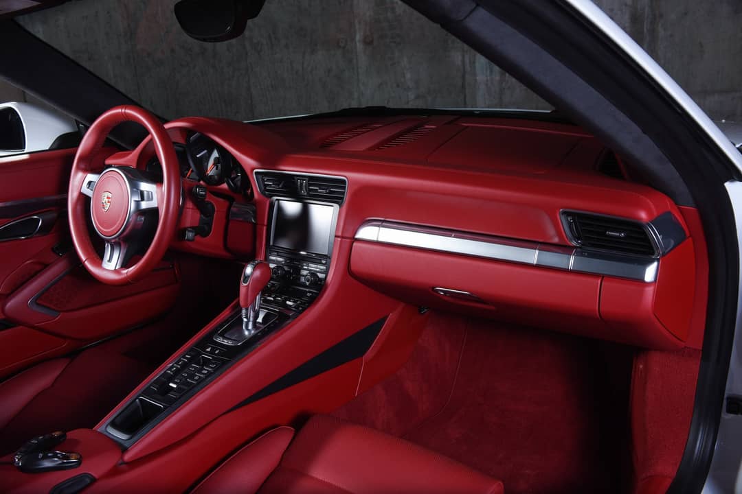 2014 Porsche 911 Carrera 4S — photo 37
