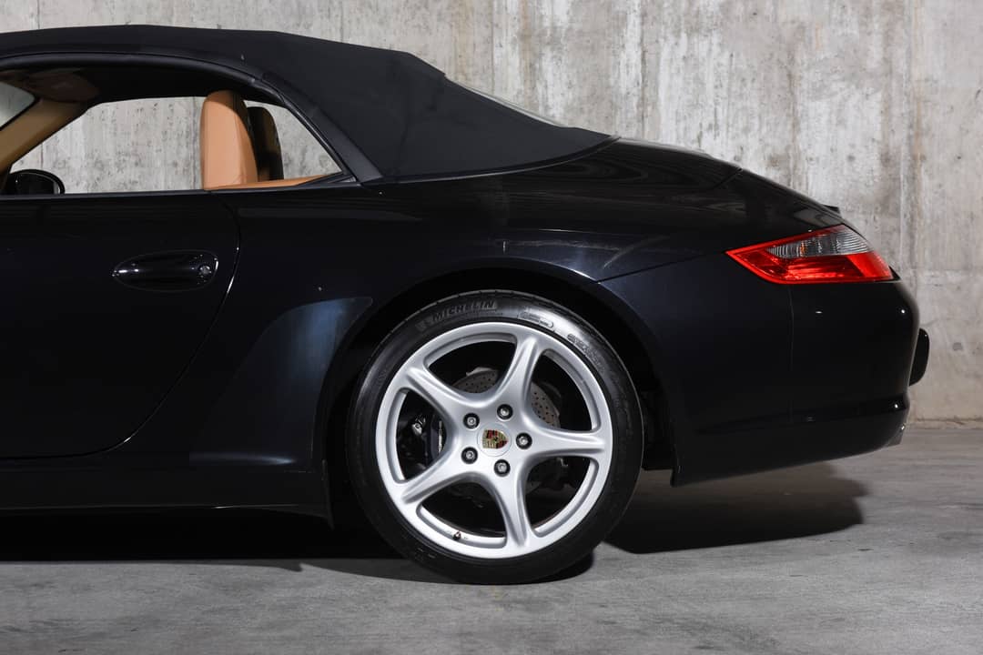 2005 Porsche 911 Carrera — photo 24
