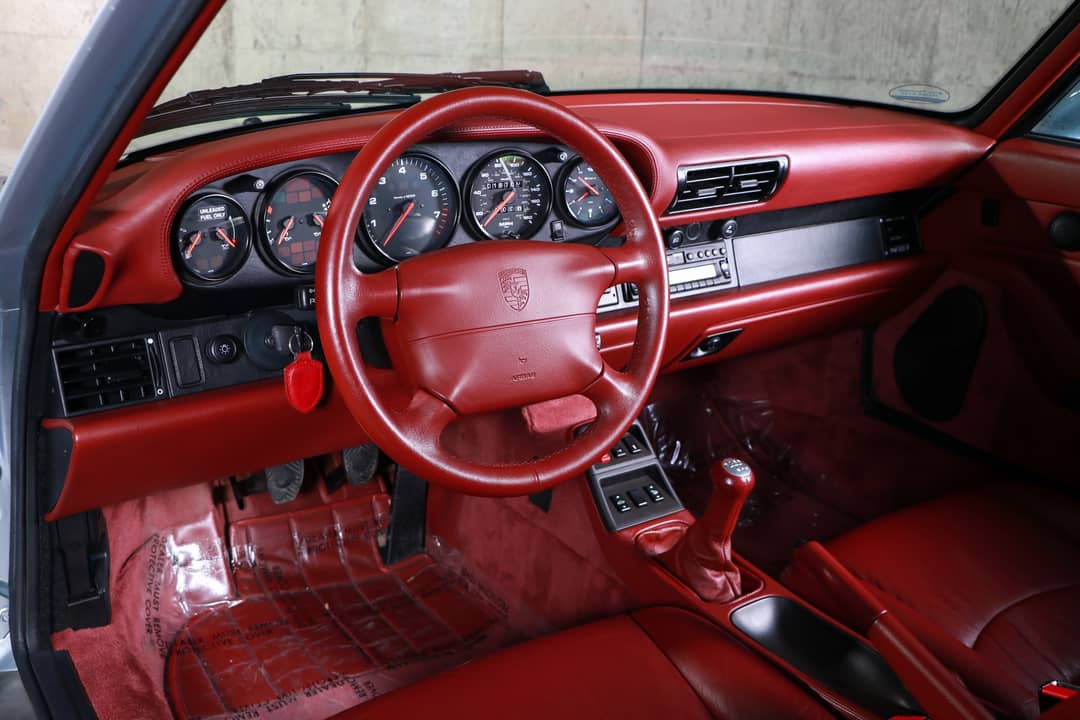 1996 Porsche 911 Carrera 4S — photo 30