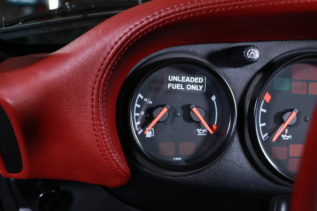 1996 Porsche 911 Carrera 4S — photo 35