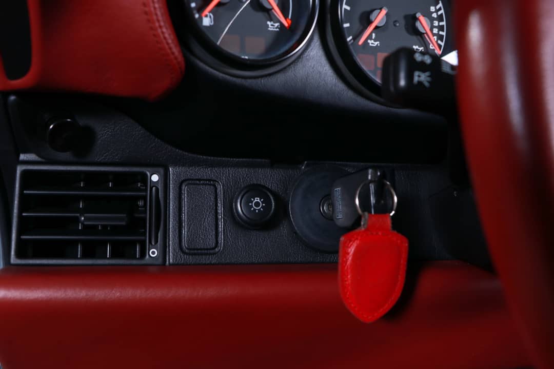 1996 Porsche 911 Carrera 4S — photo 36