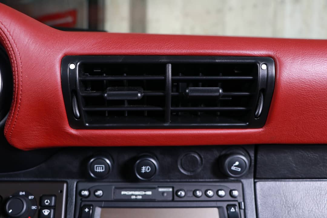 1996 Porsche 911 Carrera 4S — photo 37
