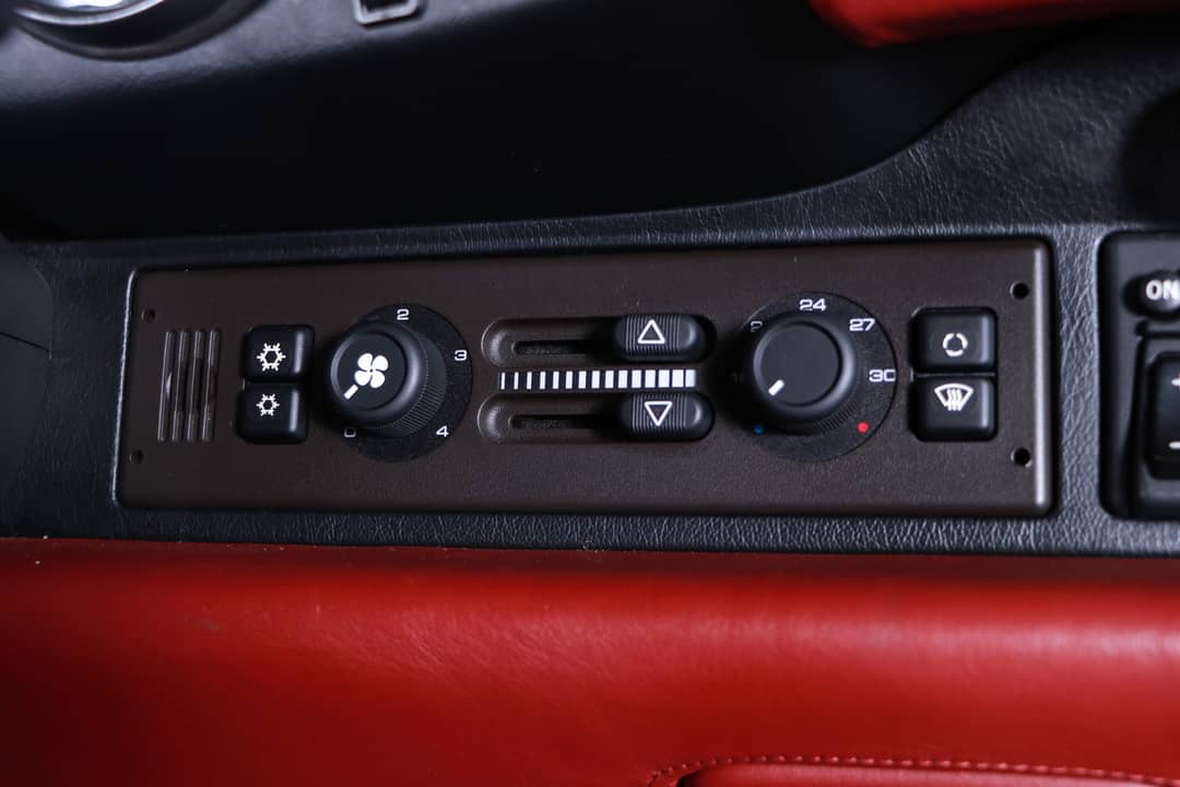1996 Porsche 911 Carrera 4S — photo 38