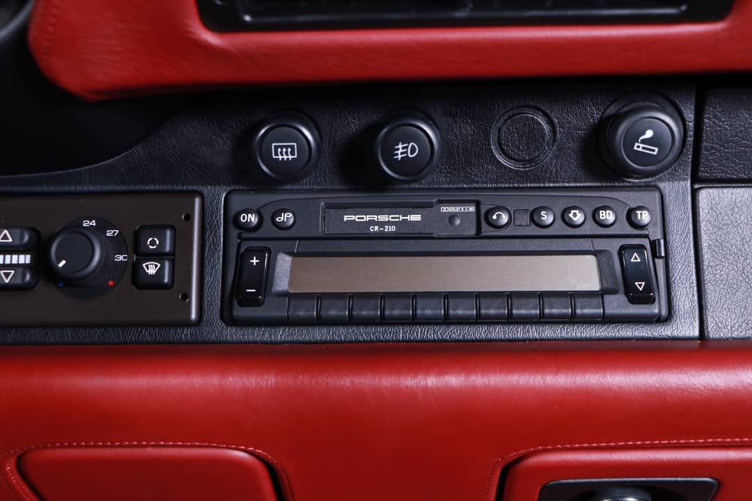 1996 Porsche 911 Carrera 4S — photo 39