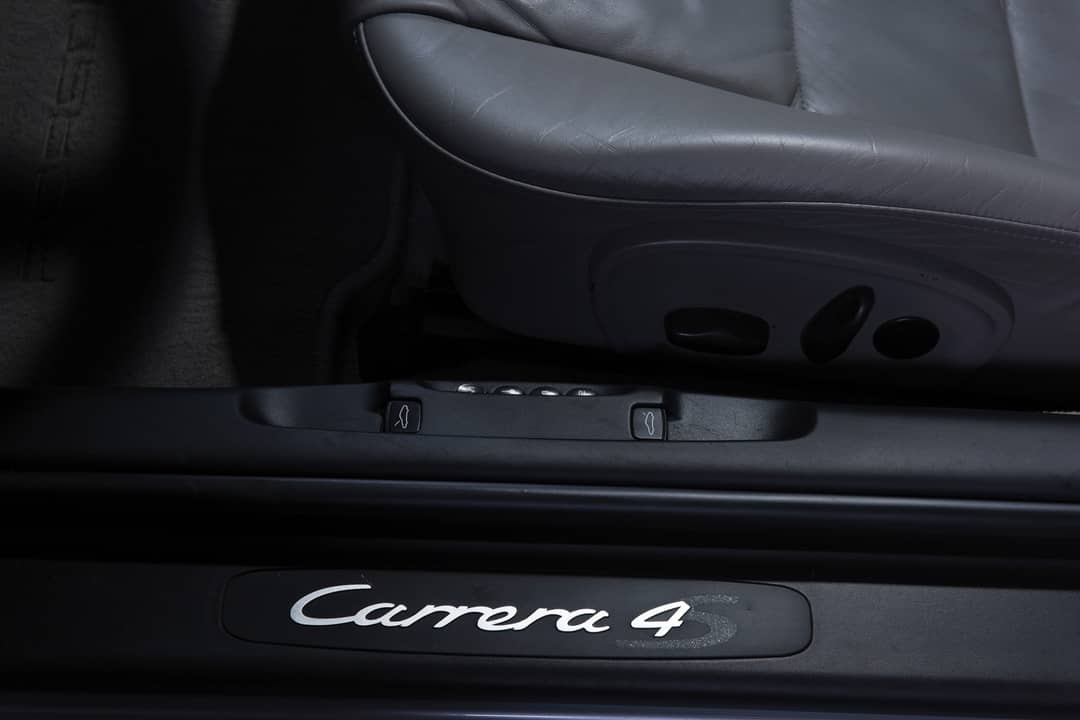 2004 Porsche 911 Carrera 4S — photo 10