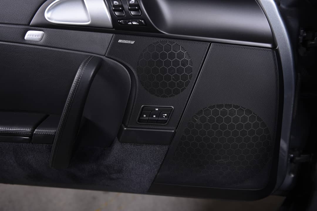 2010 Porsche 911 Carrera 4S — photo 32