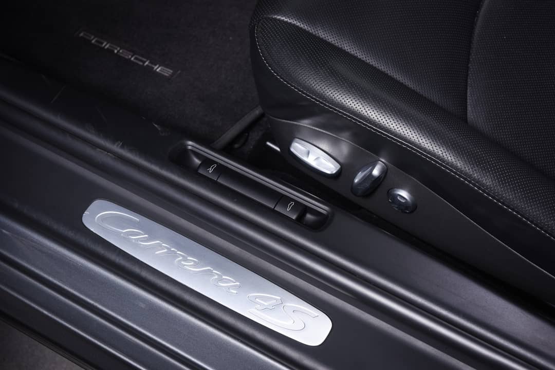 2010 Porsche 911 Carrera 4S — photo 33