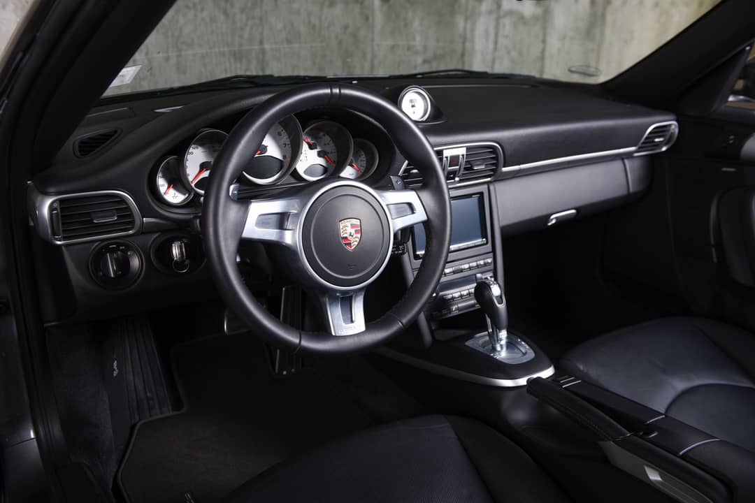 2010 Porsche 911 Carrera 4S — photo 37