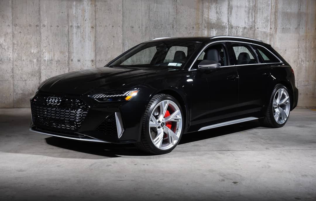 2022 Audi RS 6 Avant 4.0T quattro Avant — photo 2