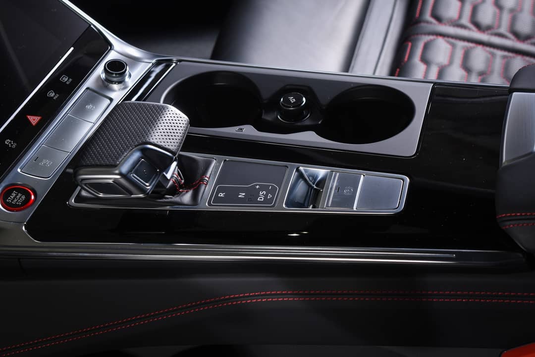 2022 Audi RS 6 Avant 4.0T quattro Avant — photo 31