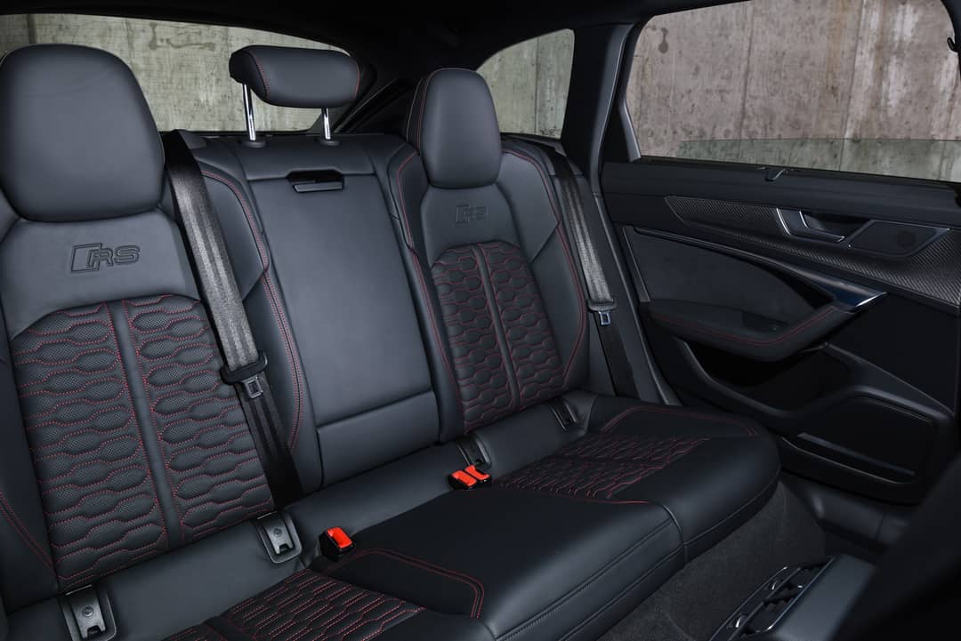 2022 Audi RS 6 Avant 4.0T quattro Avant — photo 43
