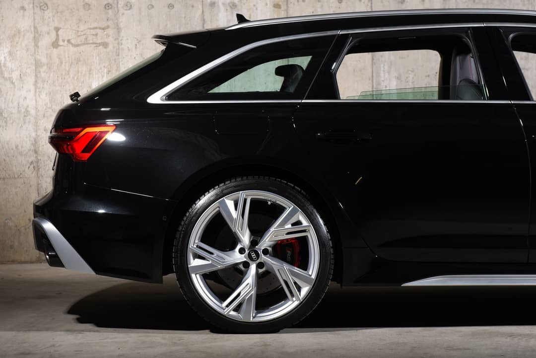 2022 Audi RS 6 Avant 4.0T quattro Avant — photo 10
