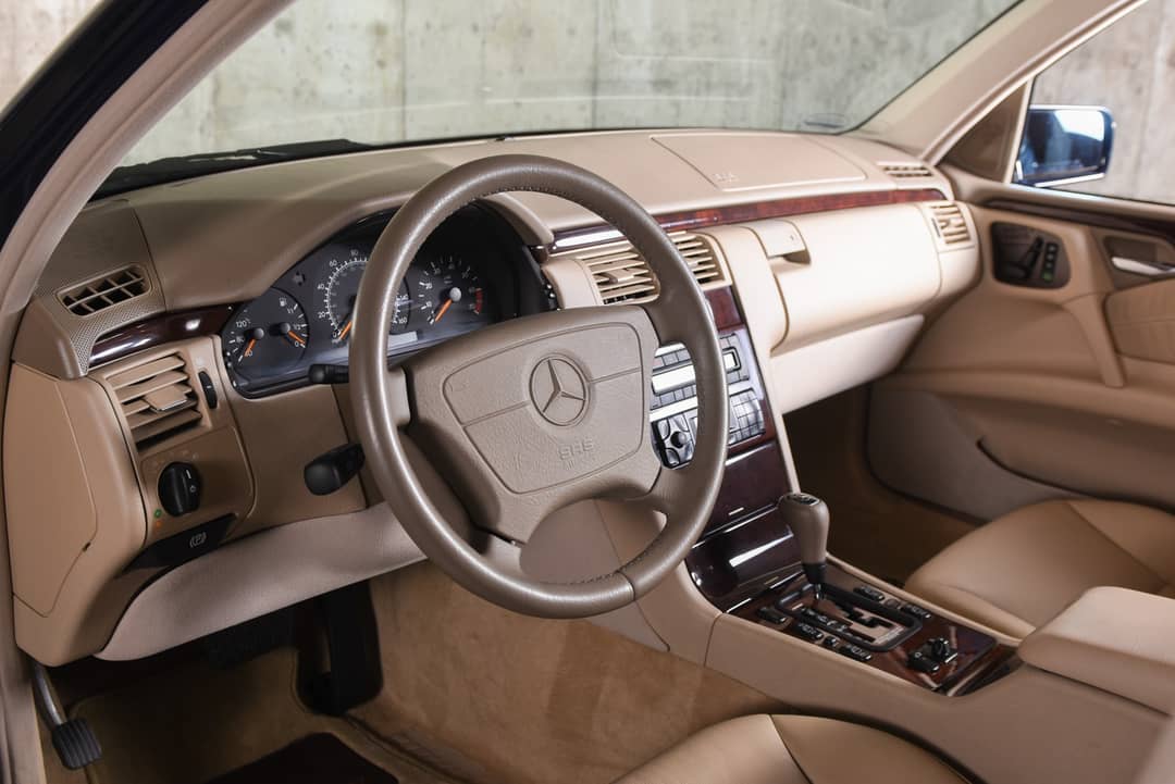 1999 Mercedes-Benz E-Class E 320 — photo 21