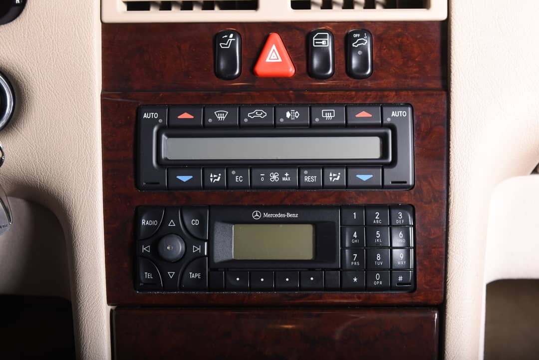1999 Mercedes-Benz E-Class E 320 — photo 30