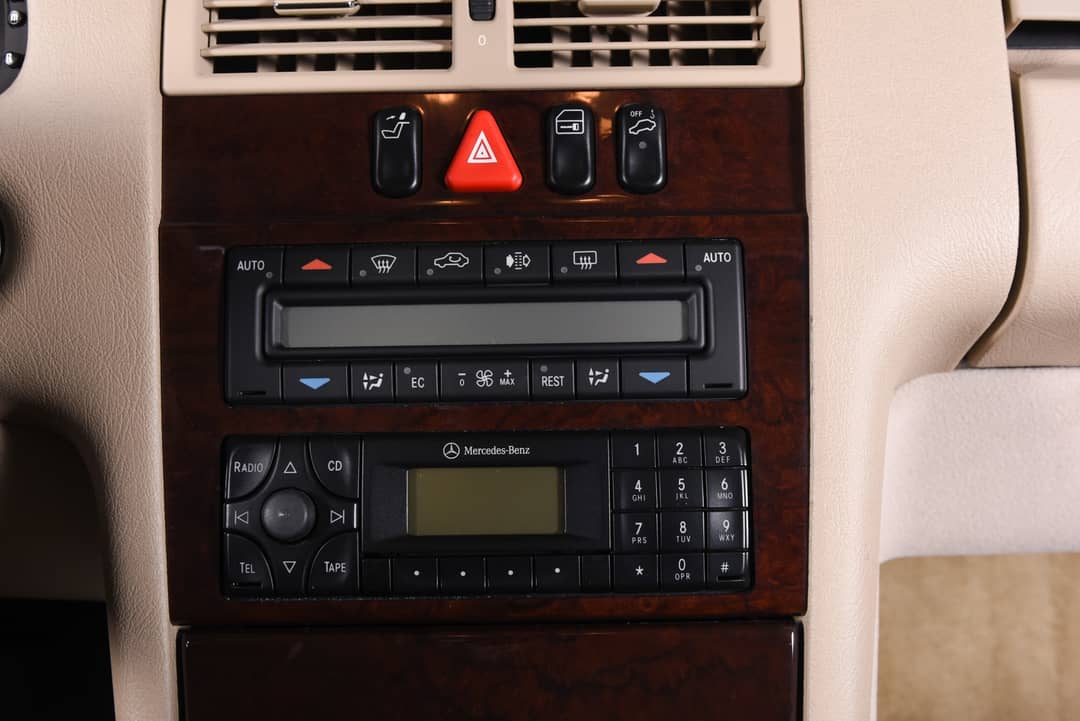 1999 Mercedes-Benz E-Class E 320 — photo 31