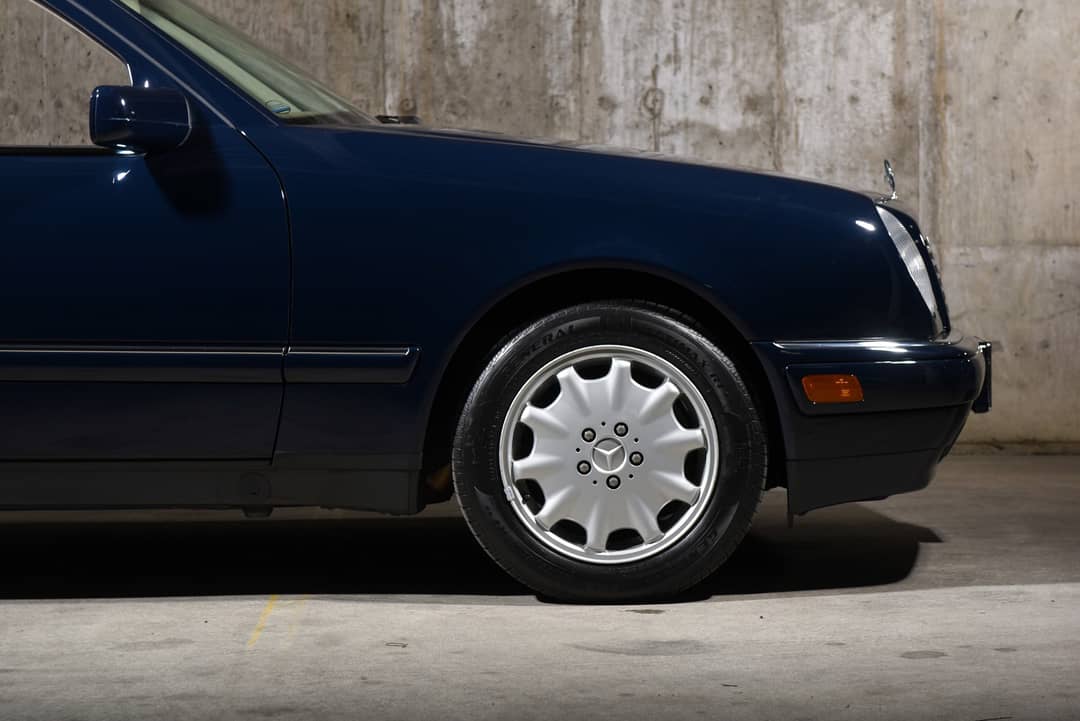 1999 Mercedes-Benz E-Class E 320 — photo 8