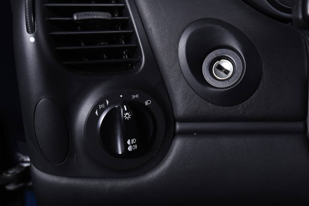 2005 Porsche 911 Carrera 4S — photo 31