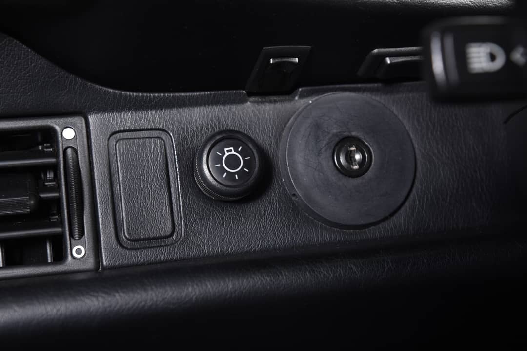 1994 Porsche 911 Carrera 2 — photo 31