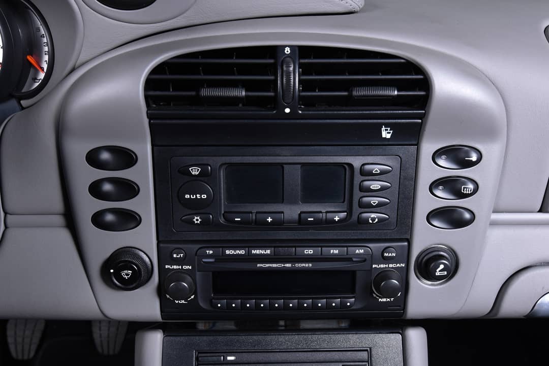 2003 Porsche 911 Carrera — photo 32