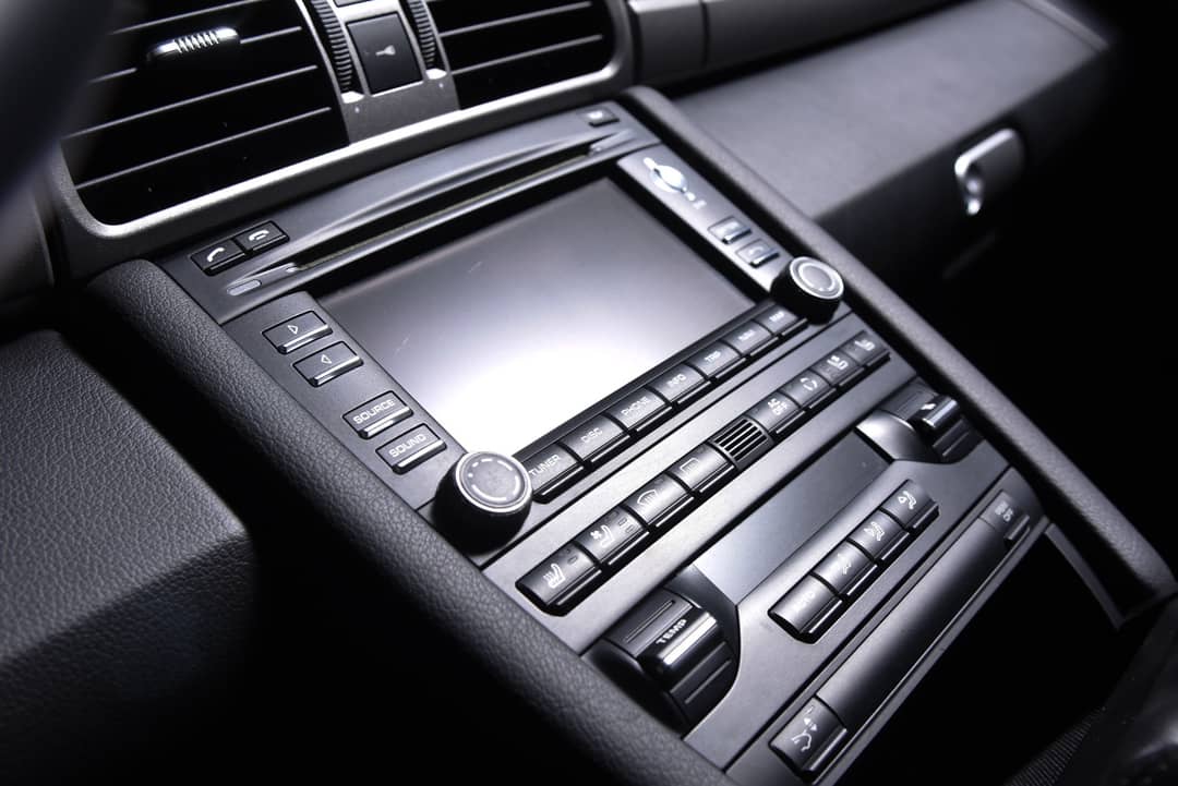 2011 Porsche 911 Carrera — photo 35