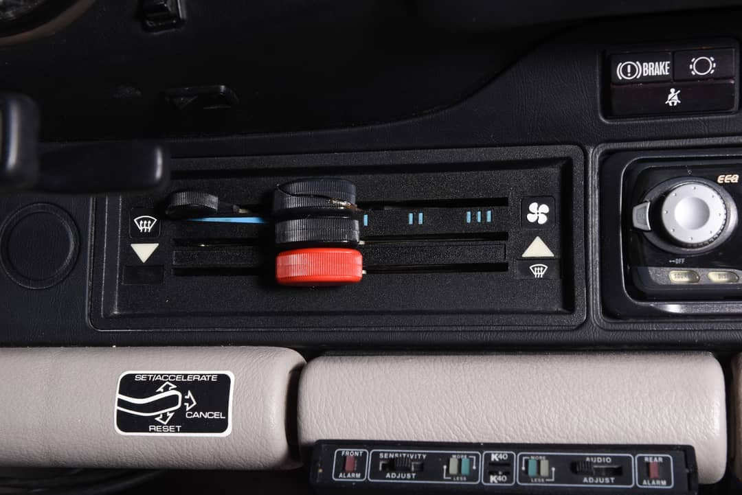 1989 Porsche 911 Carrera Anniversary Edition — photo 30