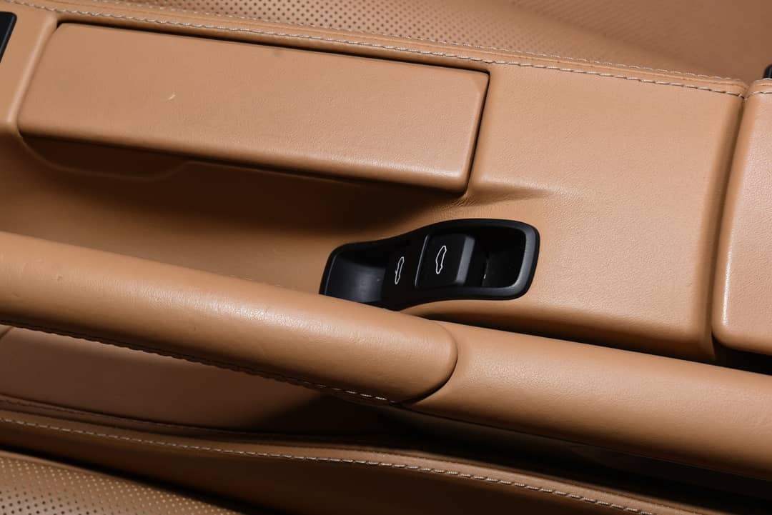 2012 Porsche 911 Turbo S — photo 38