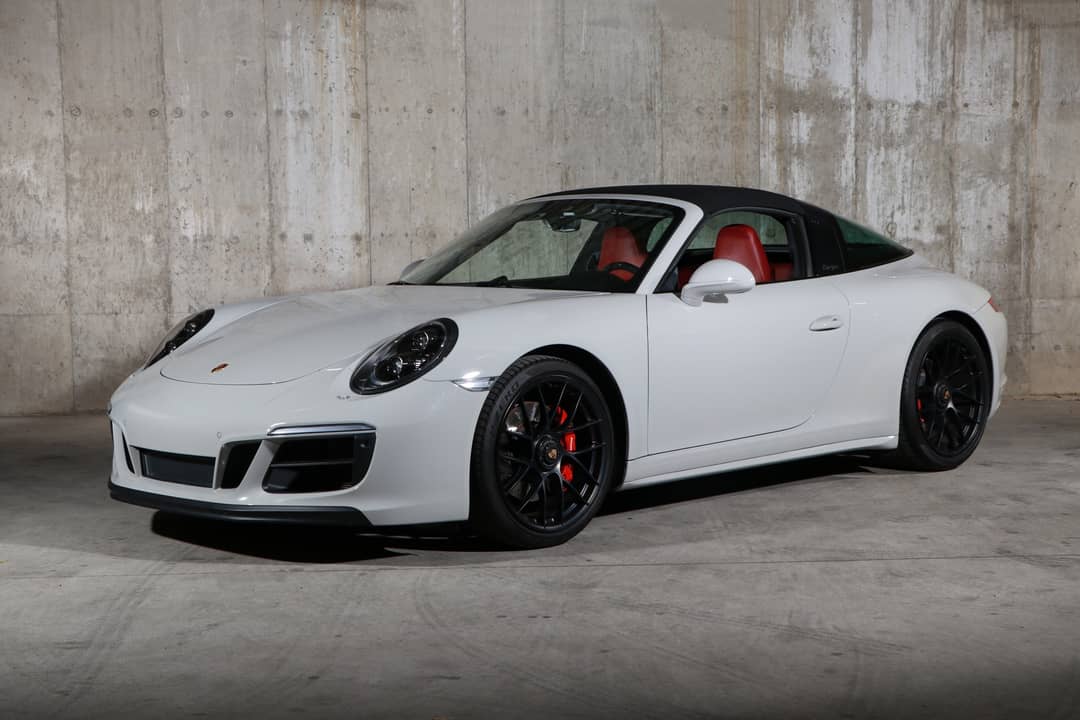 2018 Porsche 911 Targa 4 GTS — photo 2