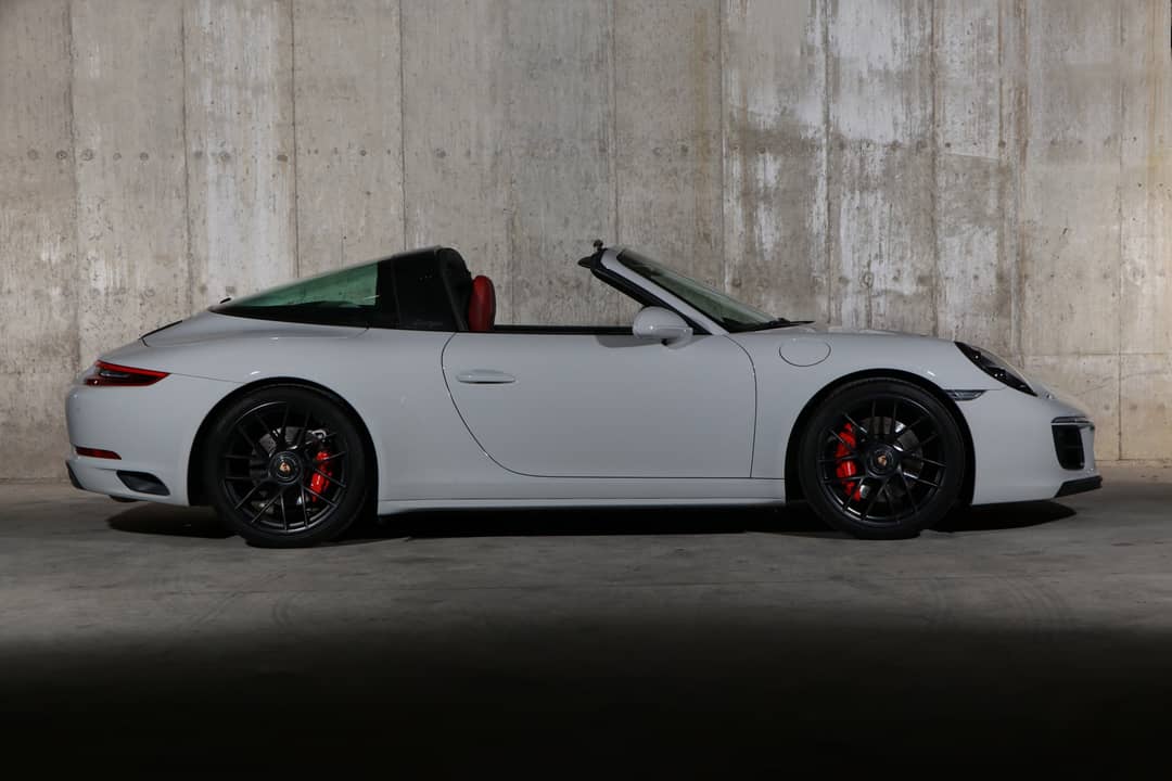 2018 Porsche 911 Targa 4 GTS — photo 13