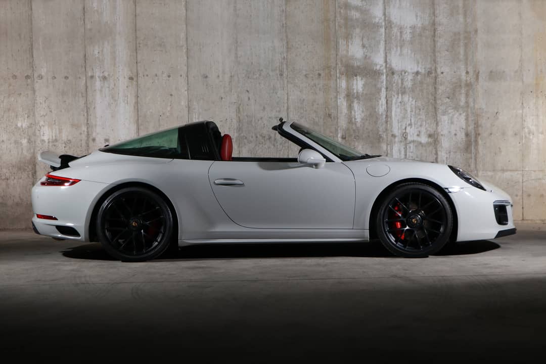 2018 Porsche 911 Targa 4 GTS — photo 14