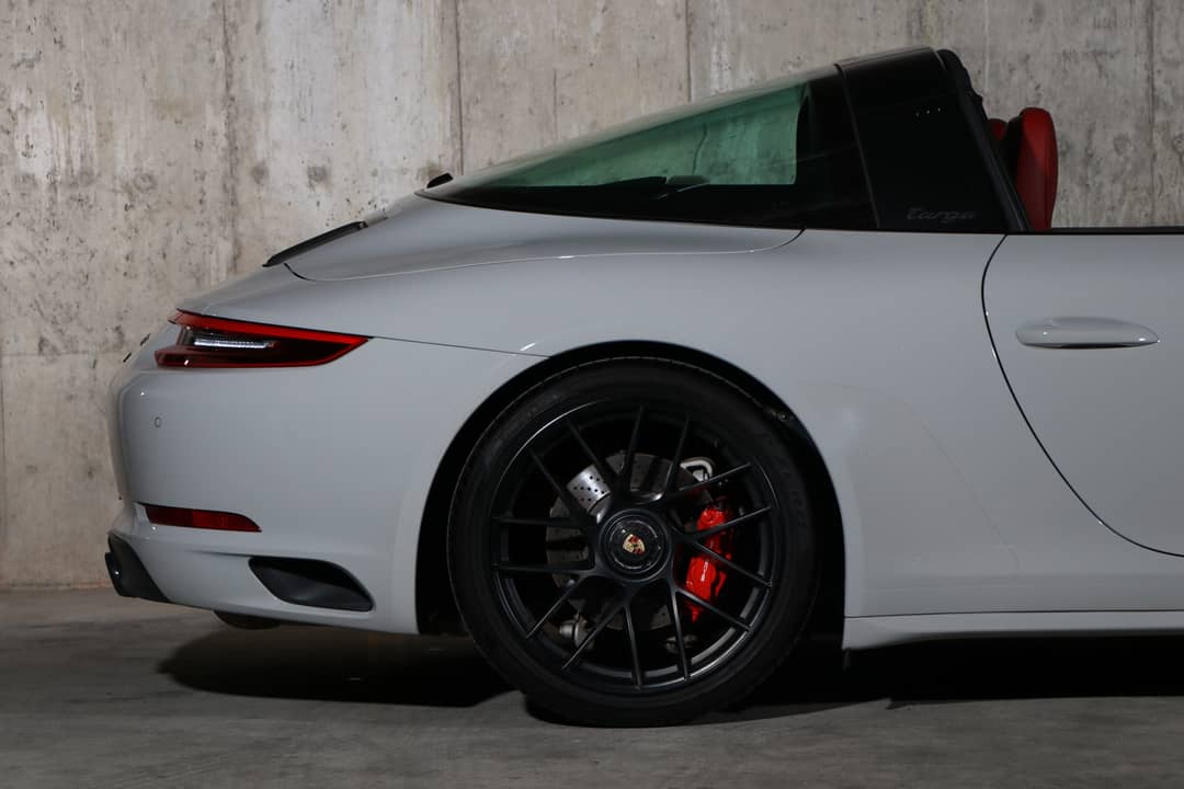 2018 Porsche 911 Targa 4 GTS — photo 16