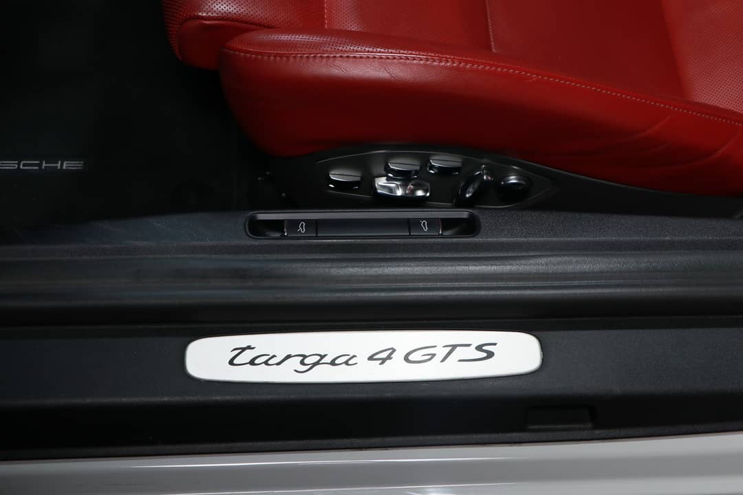 2018 Porsche 911 Targa 4 GTS — photo 25