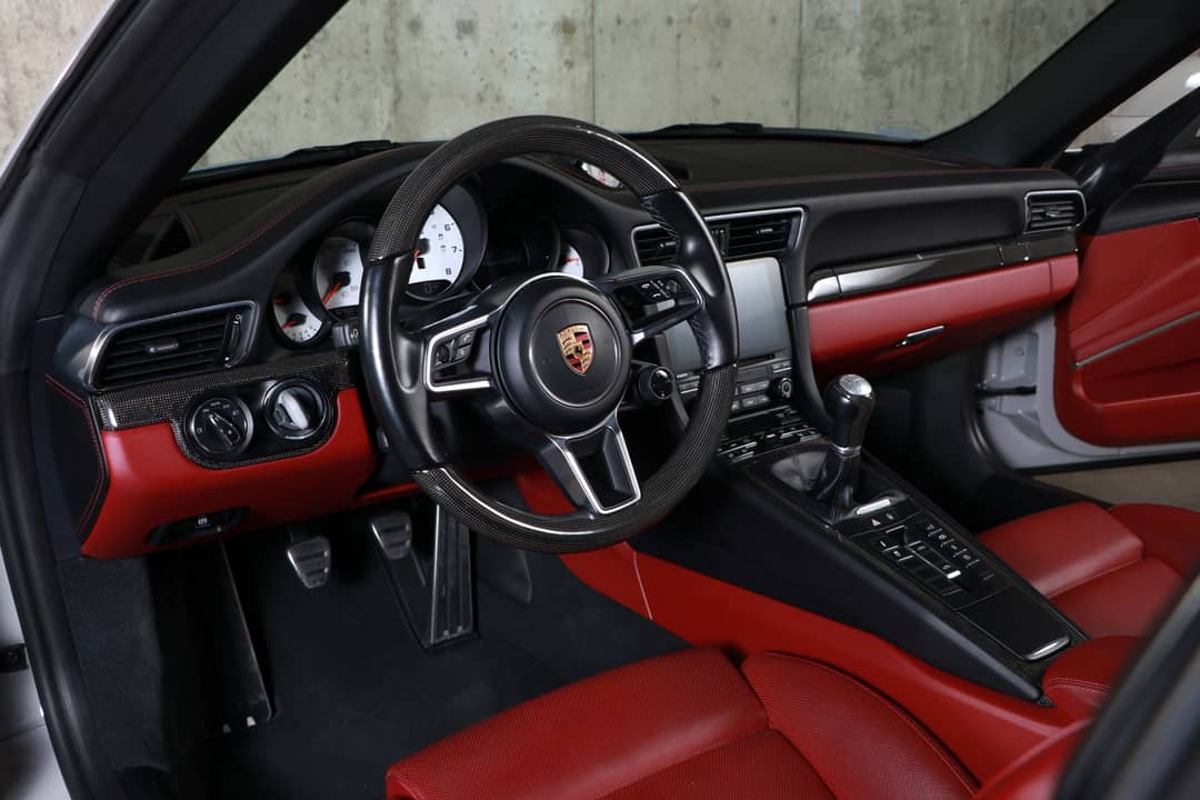 2018 Porsche 911 Targa 4 GTS — photo 28