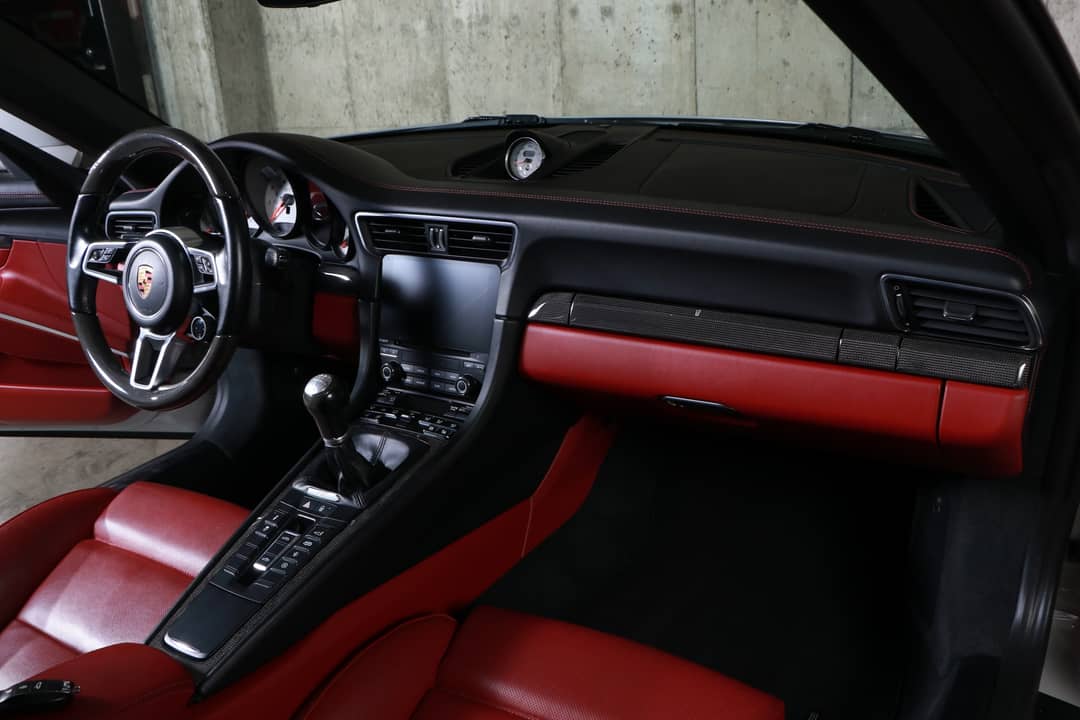 2018 Porsche 911 Targa 4 GTS — photo 36
