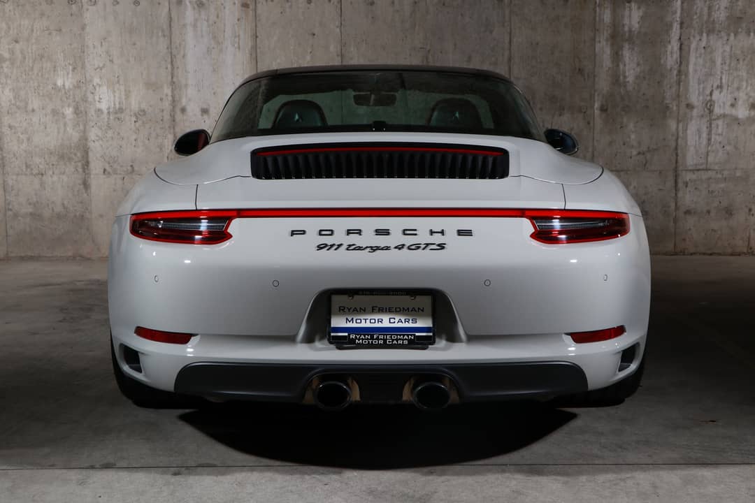2018 Porsche 911 Targa 4 GTS — photo 7