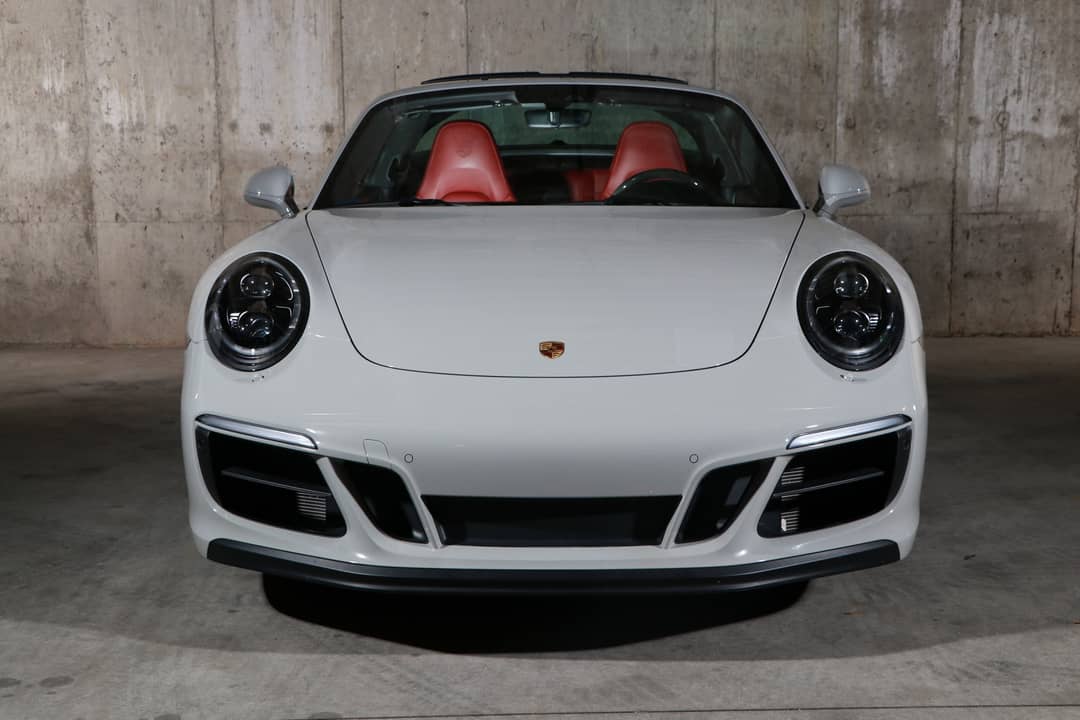 2018 Porsche 911 Targa 4 GTS — photo 8