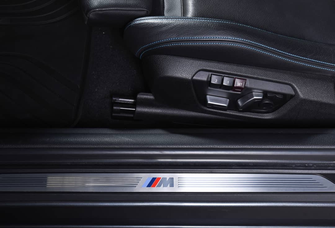 2017 BMW M2 — photo 28