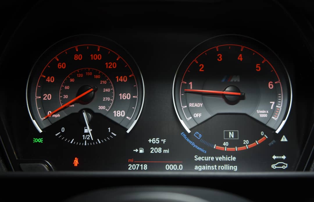 2017 BMW M2 — photo 31