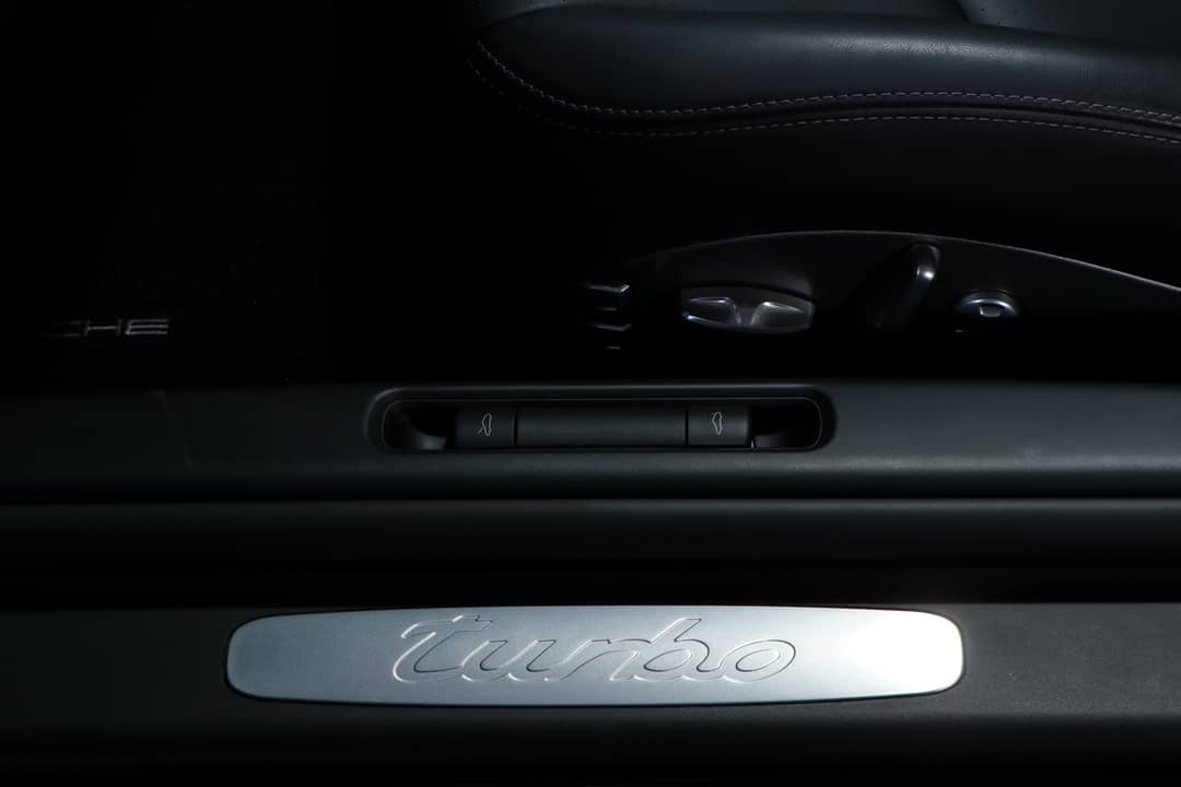 2013 Porsche 911 Turbo — photo 25