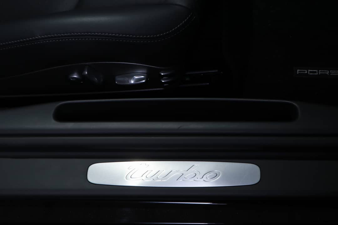 2013 Porsche 911 Turbo — photo 31