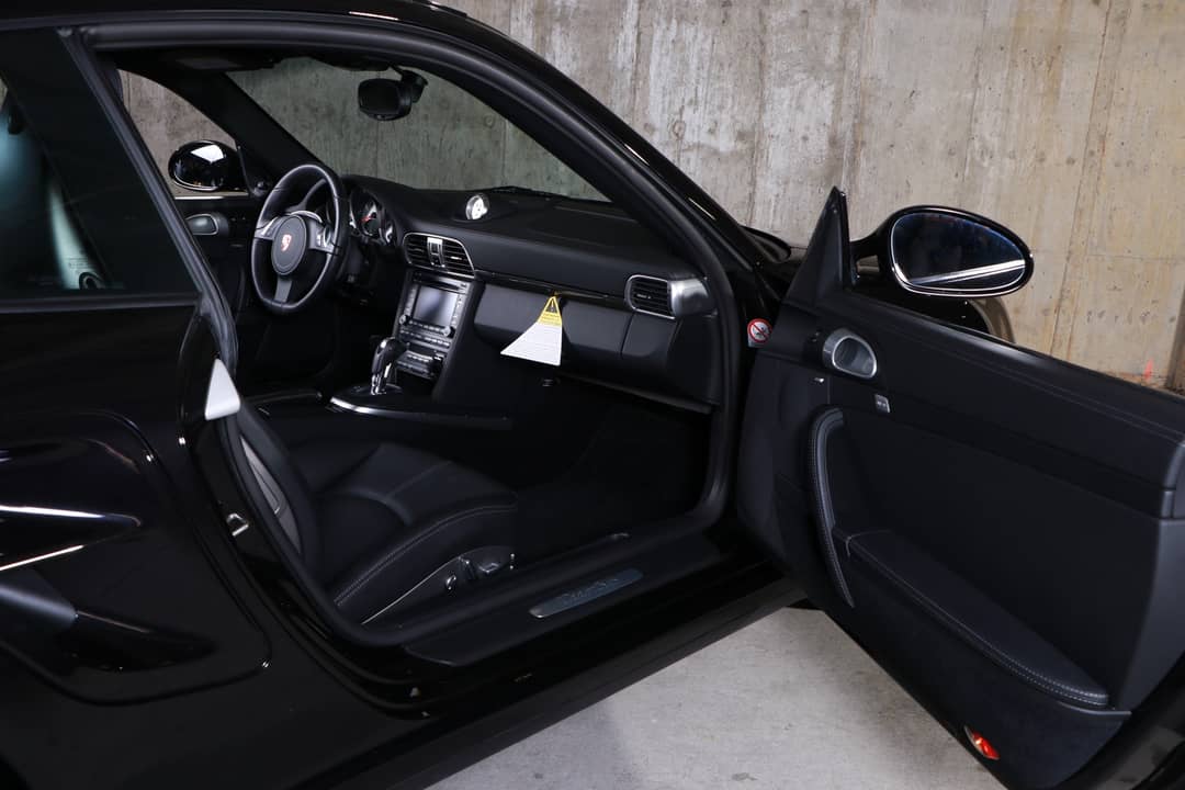 2013 Porsche 911 Turbo — photo 33